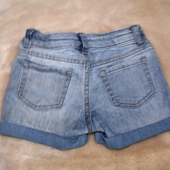 2 Pairs of Girls Denim Cut Off Shorts Size 4/5 - Picture 2 of 11